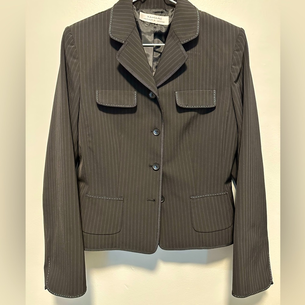 Tahari blazer